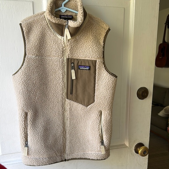 Patagonia Retro Pile Tan and Brown Fleece Vest - Picture 1 of 5